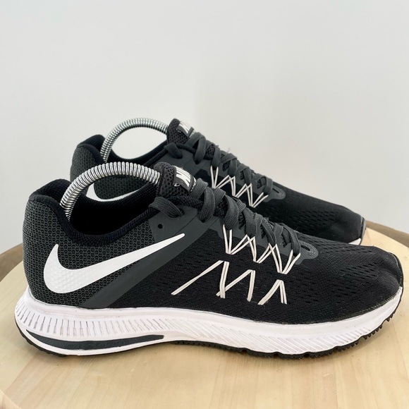 Nike Shoes - Nike Zoom Winflo 3 running shoes sneakers women sz 9 black/white